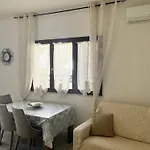 Будинок відпочинку Casa Tina By La Via Del Mare Viaggi E Vacanze
