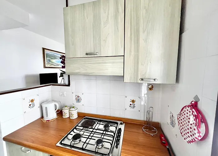 Casa Tina By La Via Del Mare Viaggi E Vacanze Tatil Evi